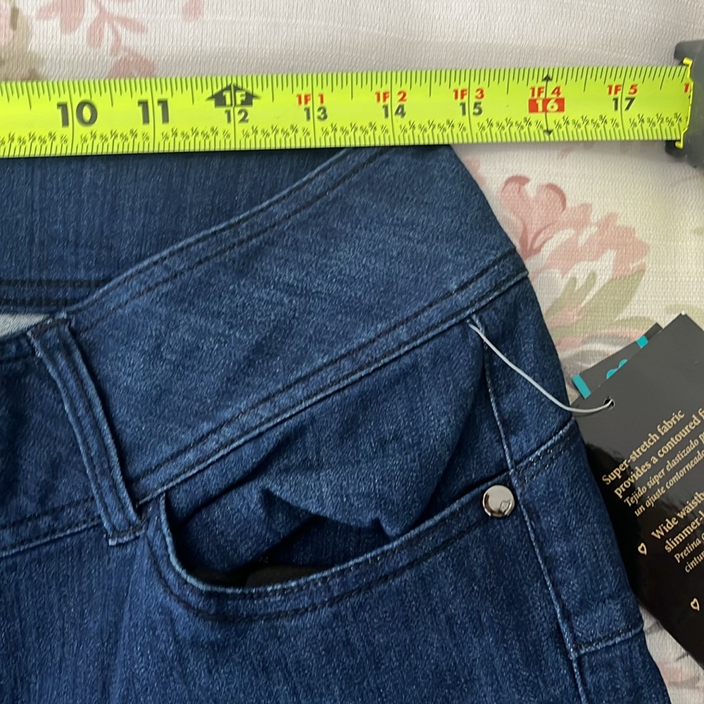 NWT Thalia Sodi stetch jeans size 10 figure flattering. - Picture 7 of 10